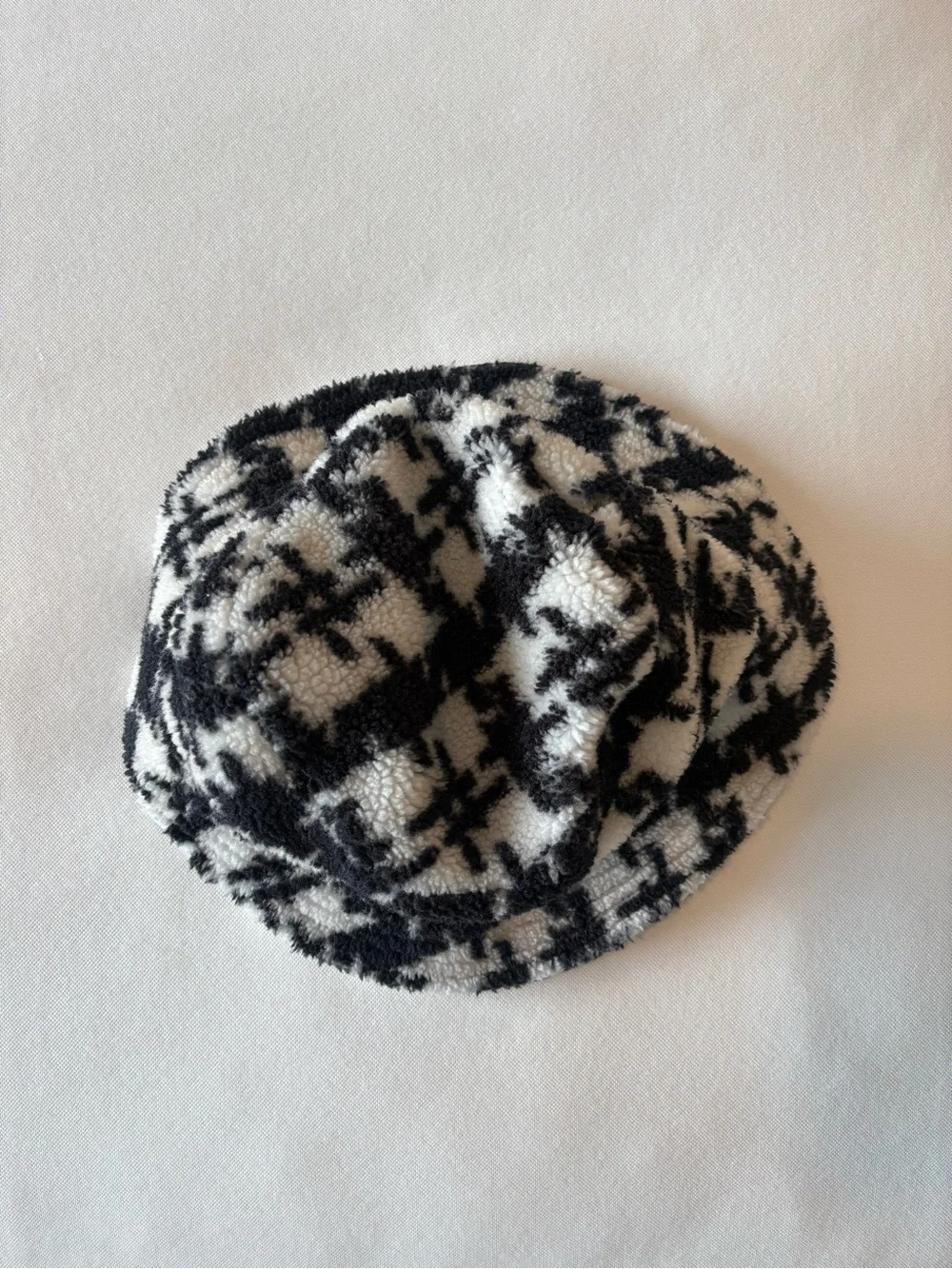 Black & White Houndstooth Faux Fur Bucket Hat